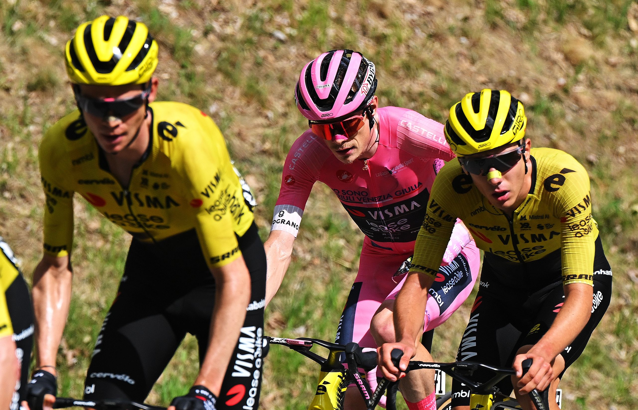 YOBO体育官网入口 从王者到绿叶？维加德坦言愿为 Piganzoli 与 Kuss 助力 Giro d’Italia 山地收官战 | YOBO体育